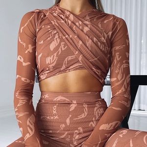 NWT White Fox Boutique not an option long sleeve crop